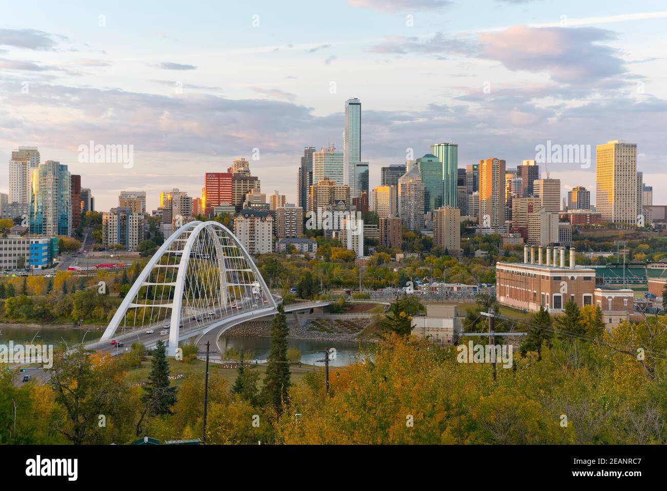Edmonton Skyline e North Saskatchewan River, Edmonton, Alberta, Canada, Nord America Foto Stock