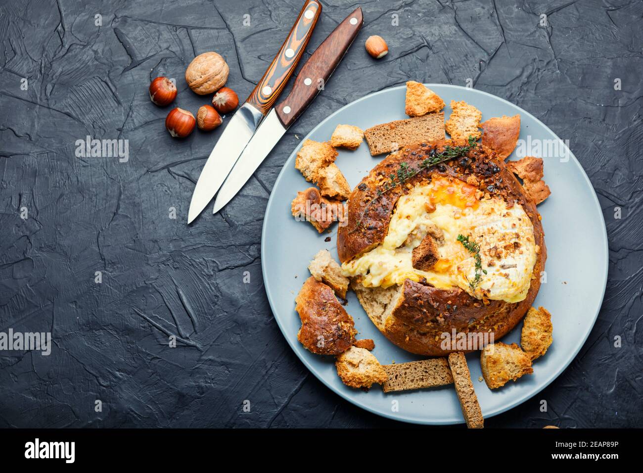 Formaggio camembert al forno Foto Stock