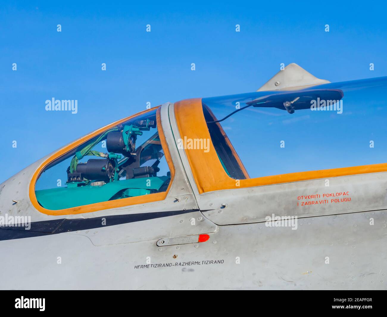 Croato MiG21 bis D 116 dettaglio pozzetto con vetro giallo coaming Foto Stock