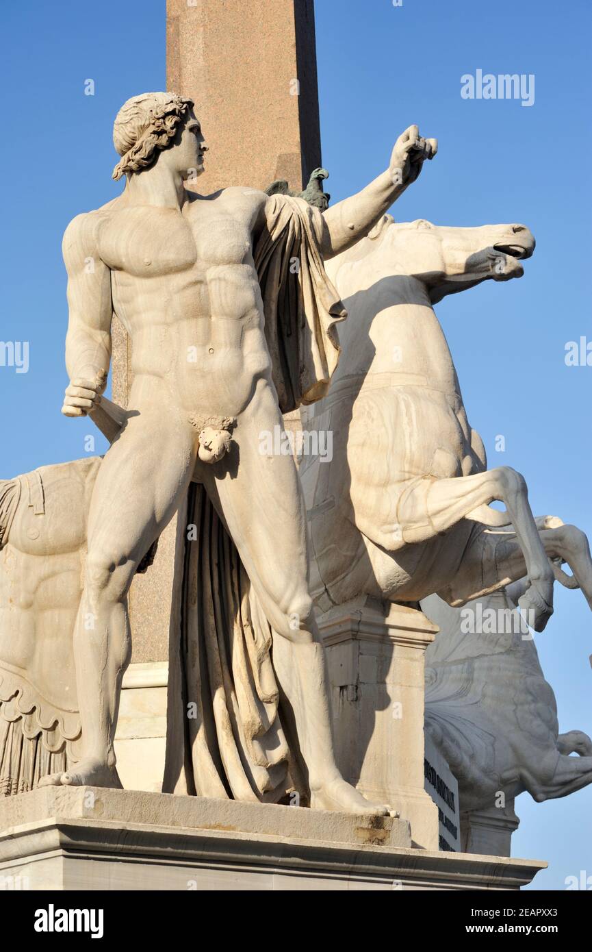 Italia, Roma, fontana di Monte Cavallo con le statue di Castor e Pollux Foto Stock