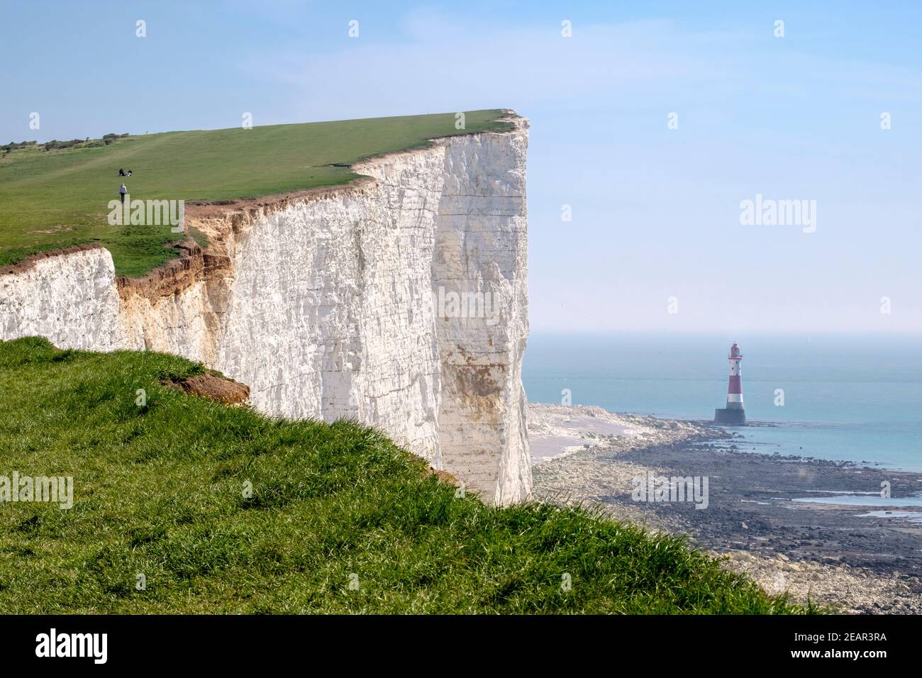Beachy Head Cliffs e Beachy Head Lighthouse, Eastbourne, Sussex, Inghilterra, GB, Regno Unito Foto Stock
