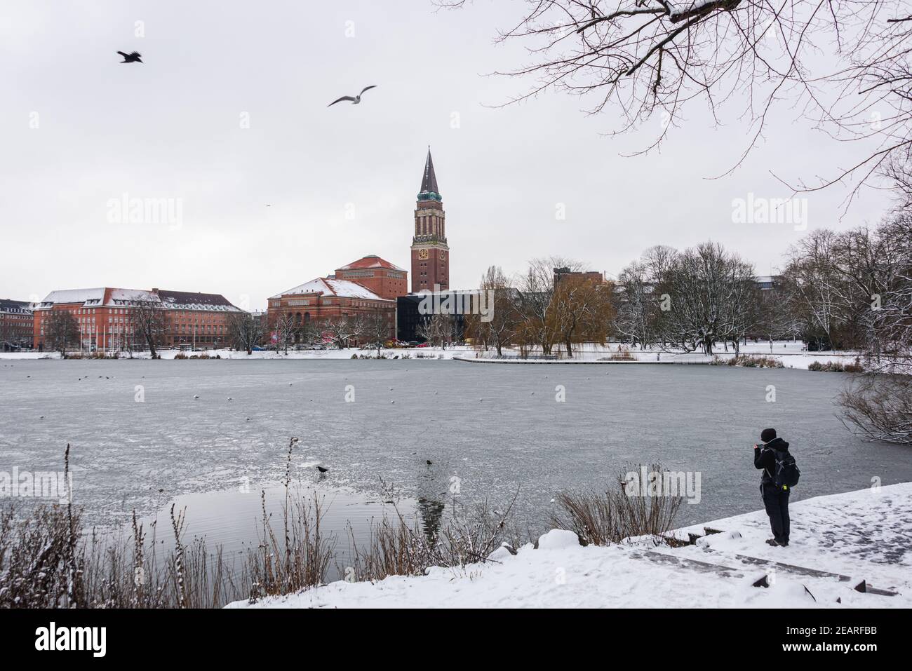 Wintereinbruch in Kiel Innenstaadt, Schrevenpark und Hiroshimapark Foto Stock