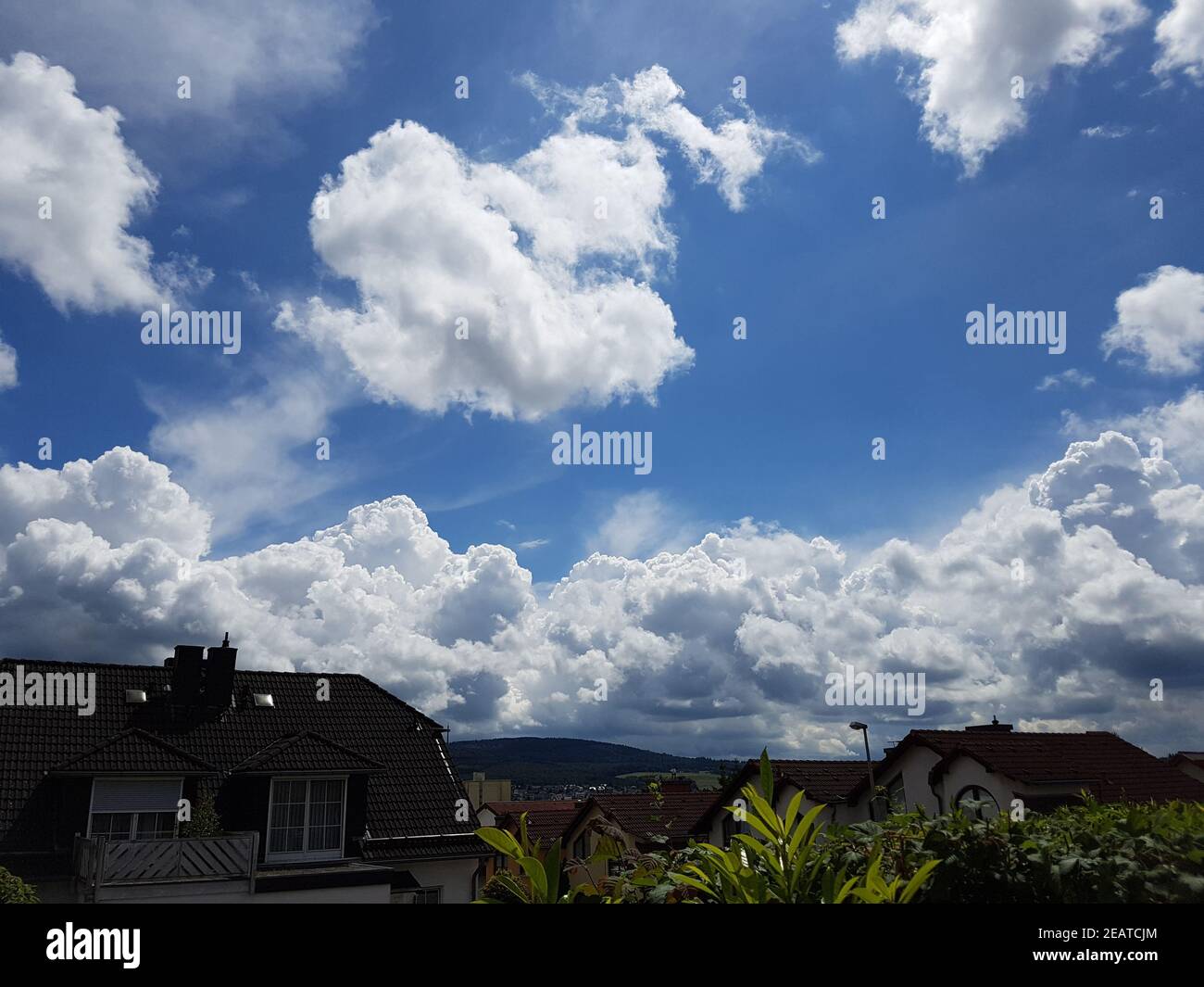 Nuvole convettive blu Foto Stock