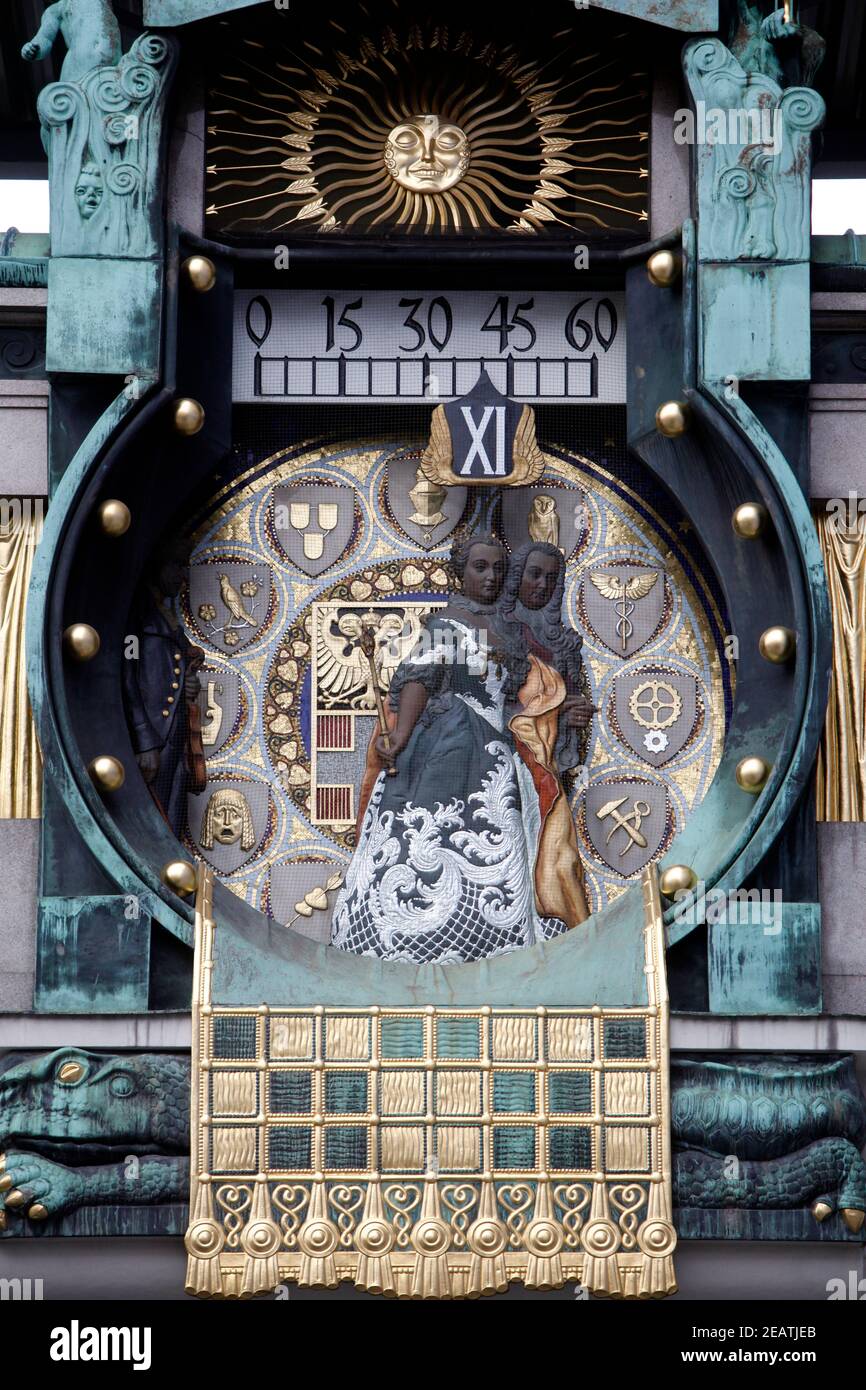 Dettaglio del famoso Ankeruhr Jugendstil in Vienna Foto Stock