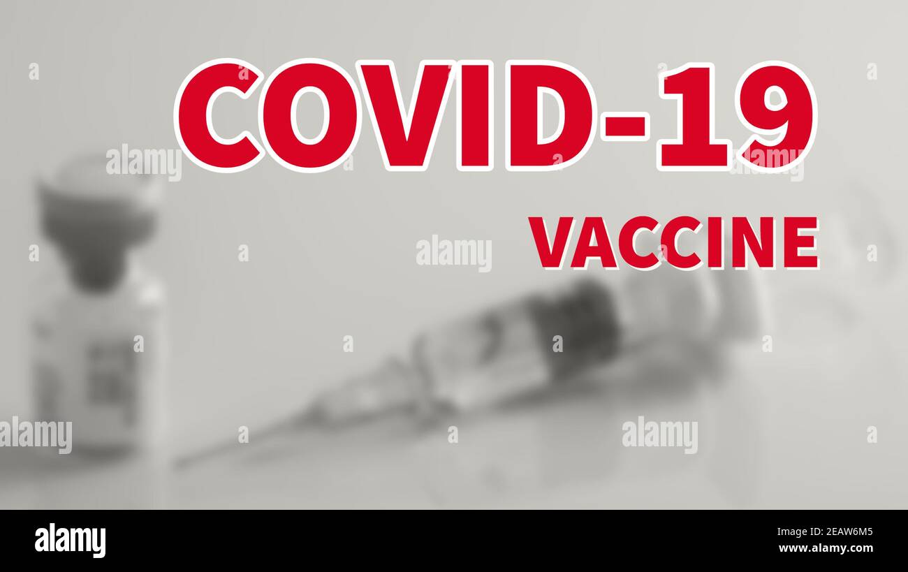 Iscrizione al vaccino COVID-19 su sfondo bianco e nero. La malattia del coronavirus 2019 (COVID-19) è una malattia contagiosa causata da grave sindrome respiratoria acuta coronavirus 2 (SARS-COV-2) Foto Stock