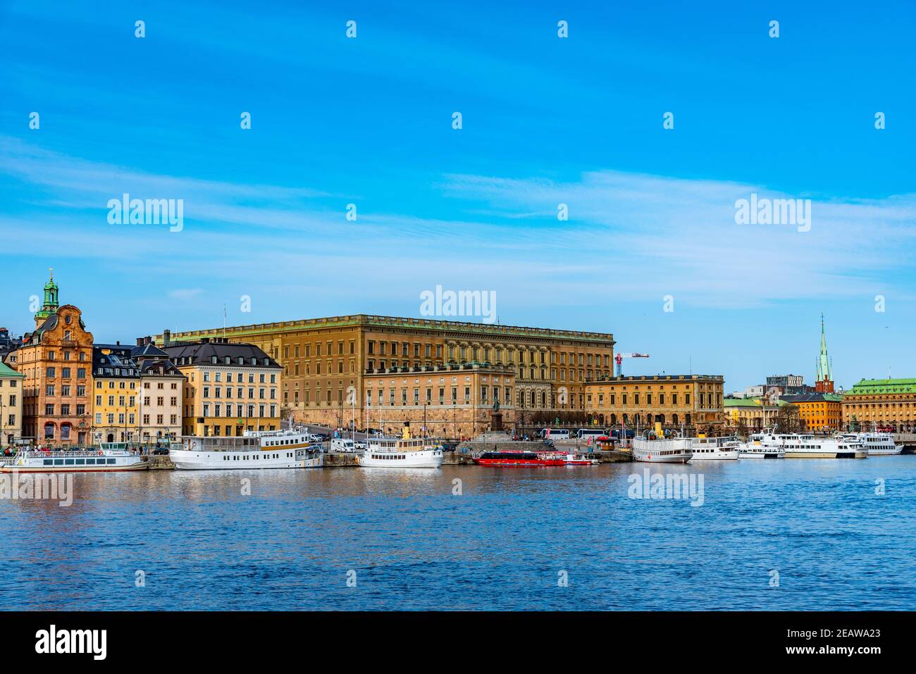 Vista di Gamla Stan e del Palazzo reale di Stoccolma, Svezia. Foto Stock