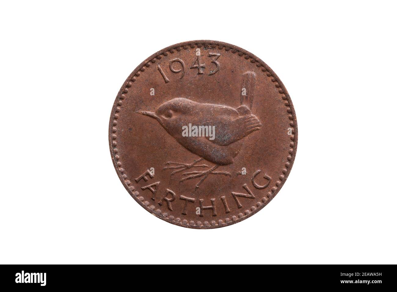 Vecchio pre decimale 1943 George VI moneta da farthing dell'Inghilterra Regno Unito Inverti Wren tagliato e isolato Foto Stock