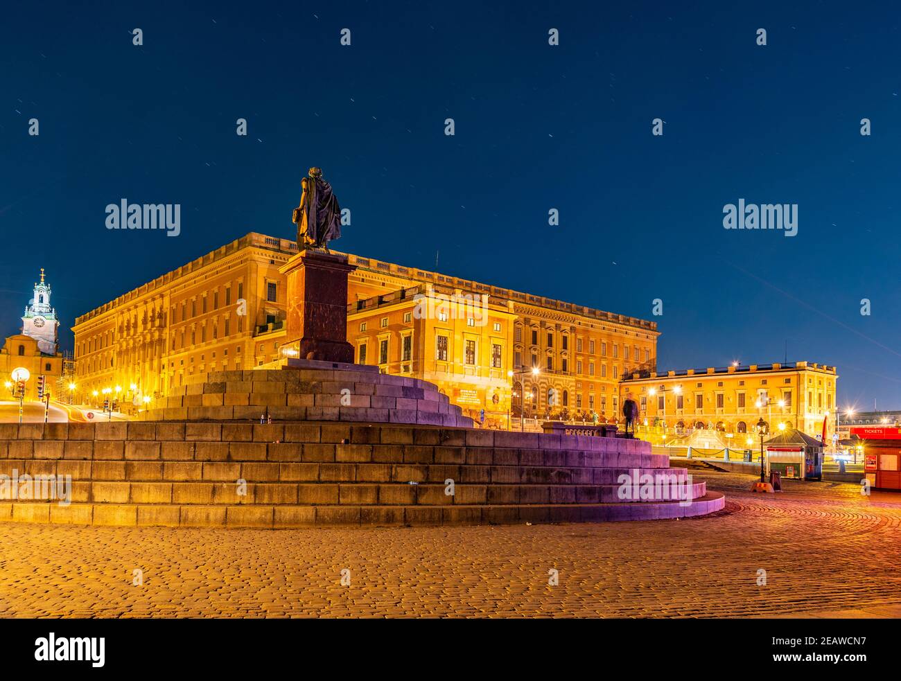 Vista notturna del Palazzo reale di Stoccolma, Svezia. Foto Stock