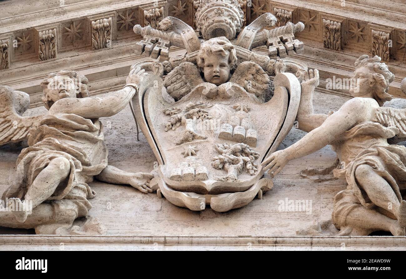 Stemma di Papa Alessandro VII Chigi sul portale di Sant Andrea della Valle La Chiesa in Roma, Italia Foto Stock