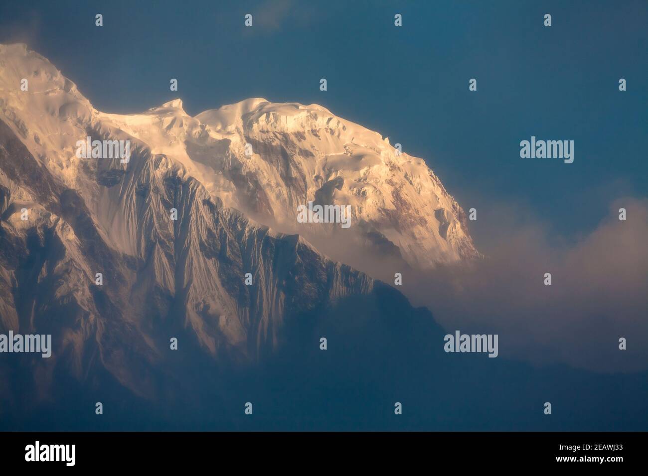 Annapurna i da sud. Area di conservazione di Annapurna. Nepal. Foto Stock