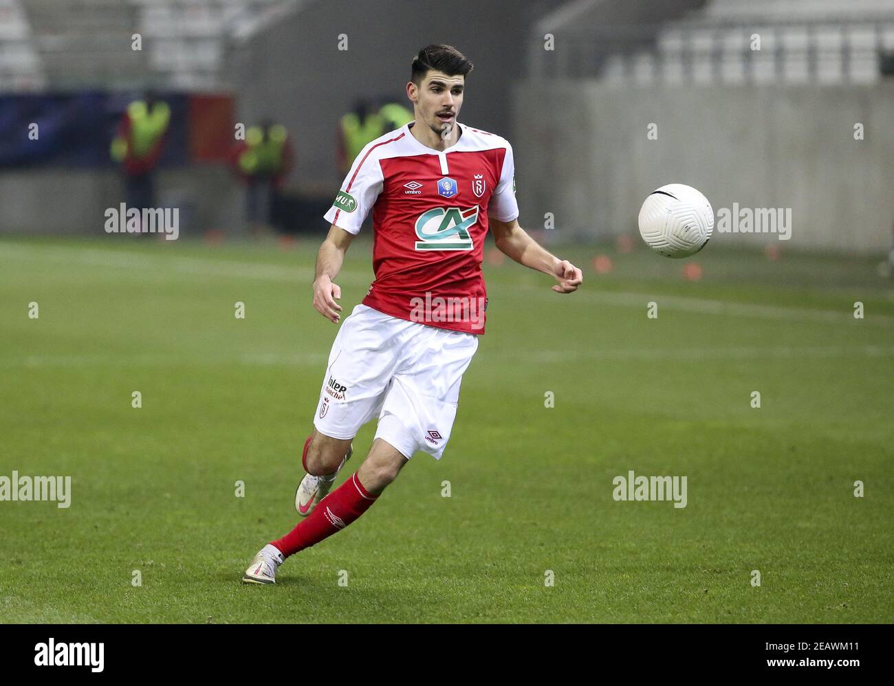 Thibault De Smet di Reims durante la Coppa di Francia, round di 64 partite  di calcio tra Stade de Reims e Valenciennes FC il 9 febbraio 2021 allo  stadio Auguste Delaune di