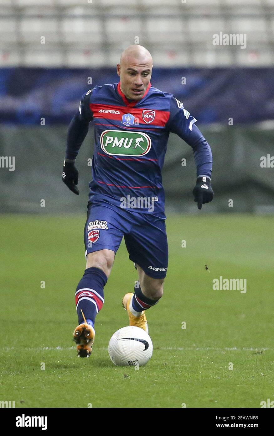 Jaba Kankava di Valenciennes durante la Coppa di Francia, partita di calcio del 64 tra lo Stade de Reims e il Valencia FC il 9 febbraio 2021 allo stadio Auguste Delaune di Reims, Francia - Foto Jean Catuffe/DPPI/LiveMedia/Sipa USA Credit: Sipa USA/Alamy Live News Foto Stock