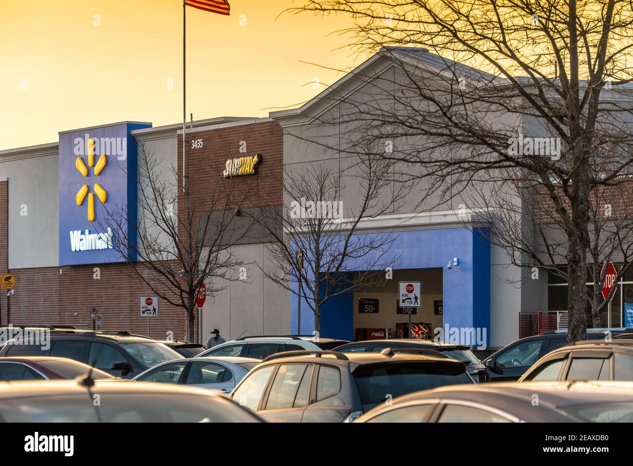 Negozio Walmart al tramonto a Snellville, Georgia, vicino ad Atlanta. (STATI UNITI) Foto Stock