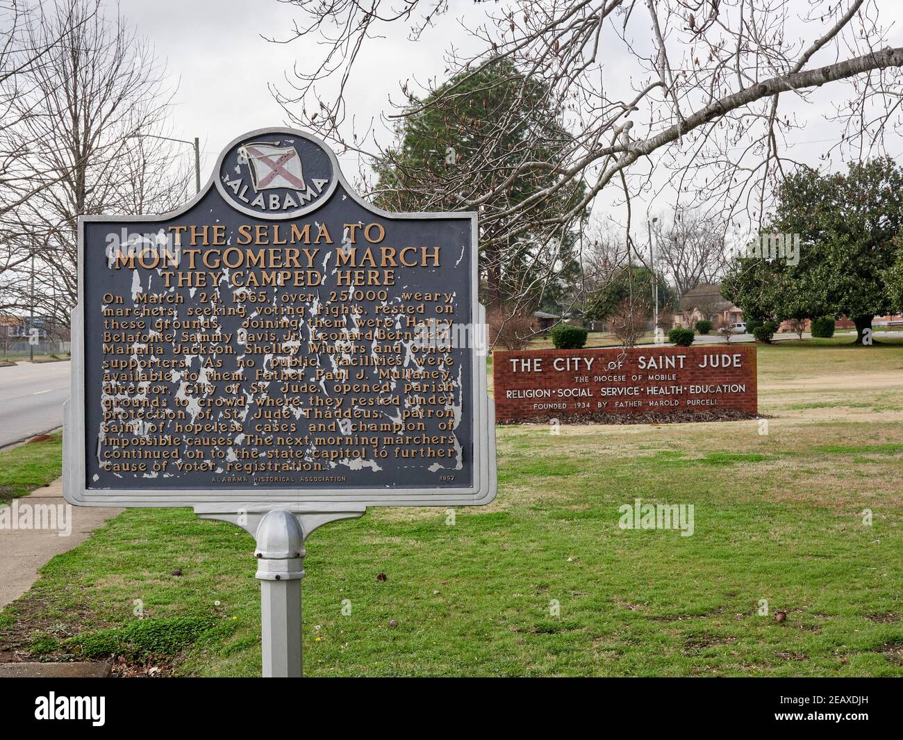 Selma a Montgomery marzo sentiero nel 1965 per i diritti civili marcatori storici a St. Jude City, Montgomery Alabama, Stati Uniti. Foto Stock