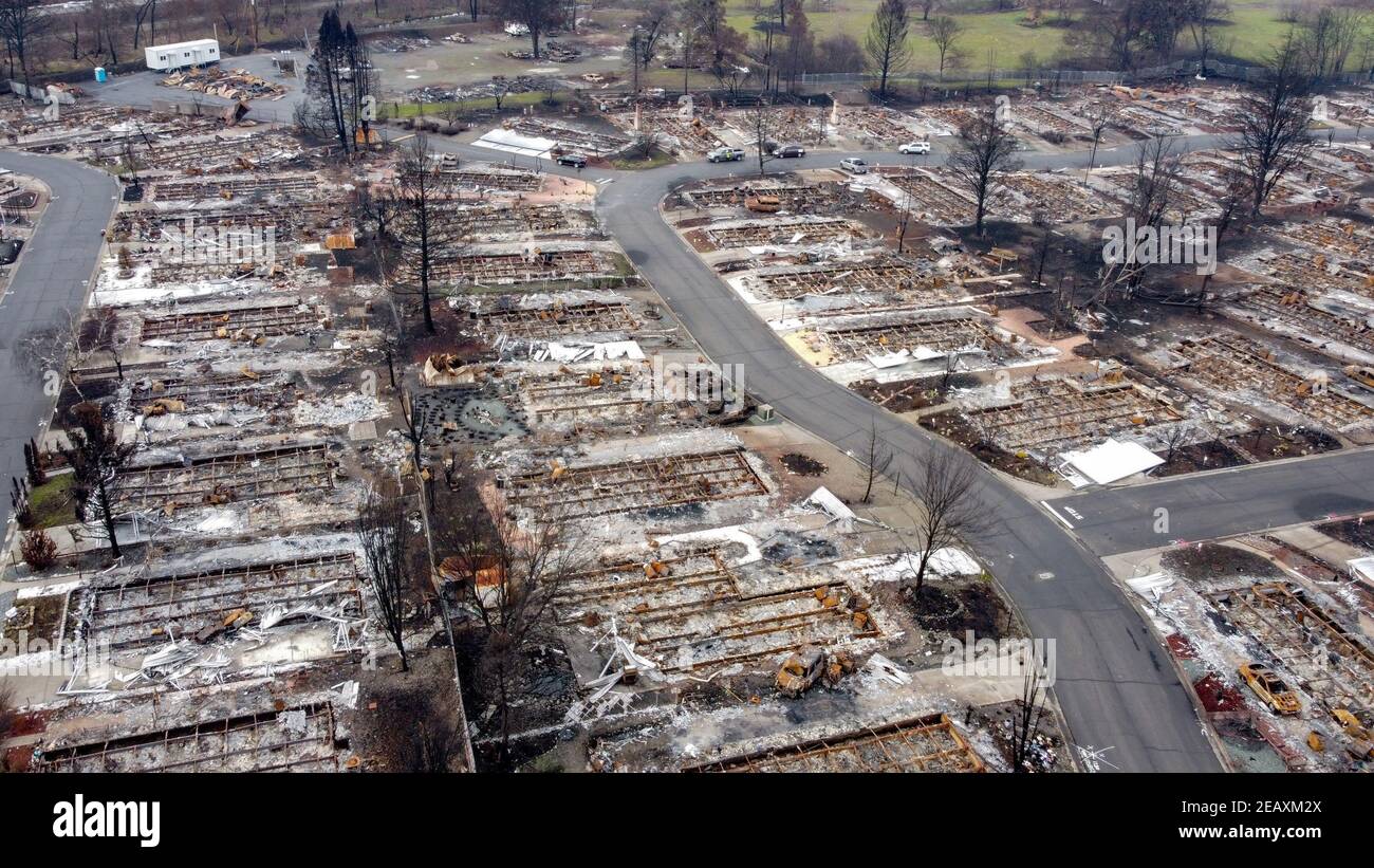 Phoenix, O, gennaio 11, 2021 -- il parco della casa mobile di Bear Lake Estates è stato completamente distrutto nel fuoco di Almeda nel settembre 2020. Foto di Liz Roll Foto Stock