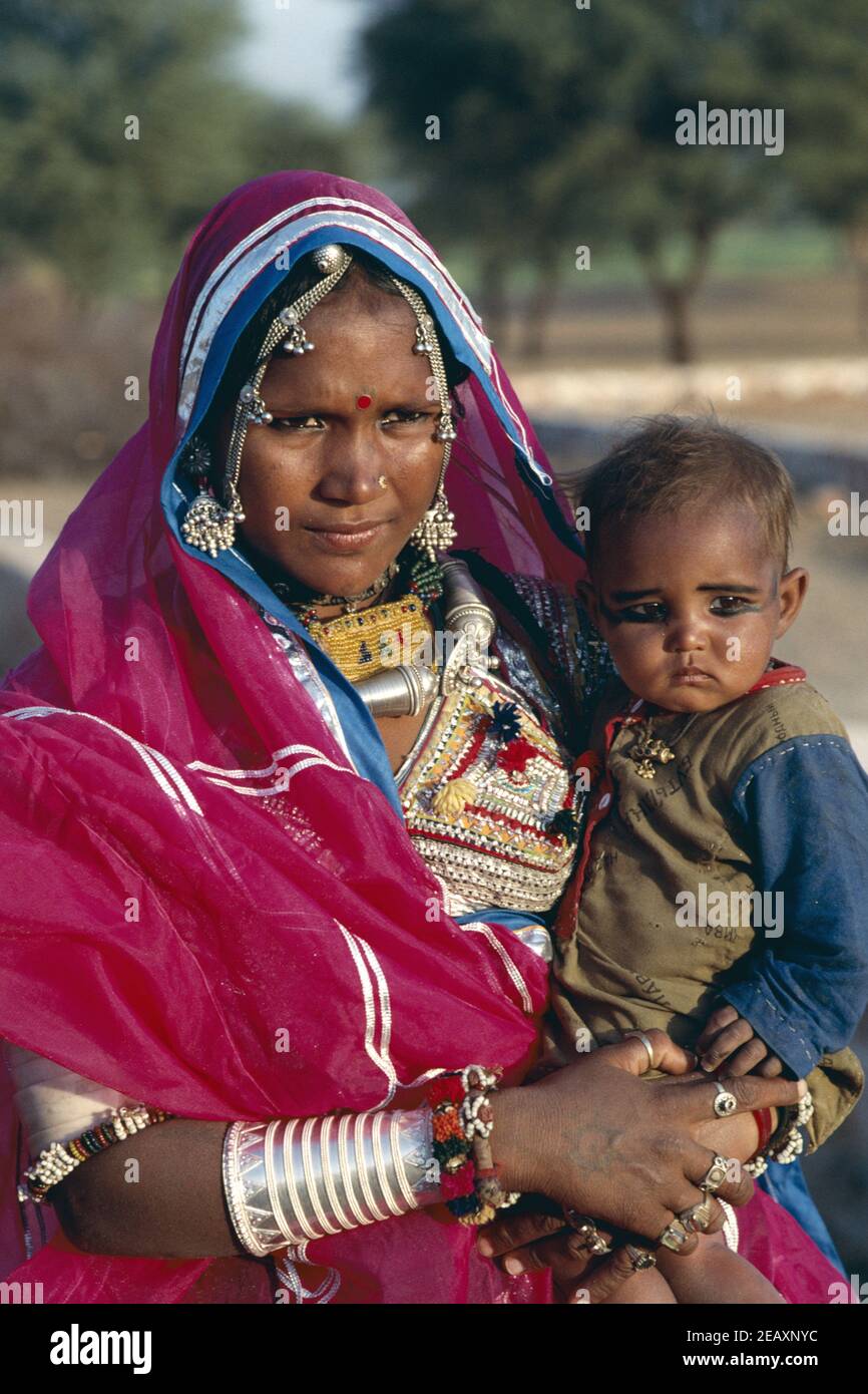 Asia, India, Rajasthan, ritratto Banjara Gypsy Madre e Bambino Foto Stock