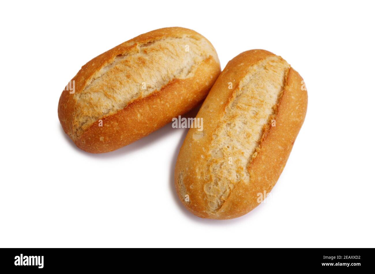 Due baguette fresche croccanti isolate su bacground bianco. Piccoli rotoli di baguette. Cibo e prima colazione background. Concetto di fame in tutto il mondo. Foto Stock