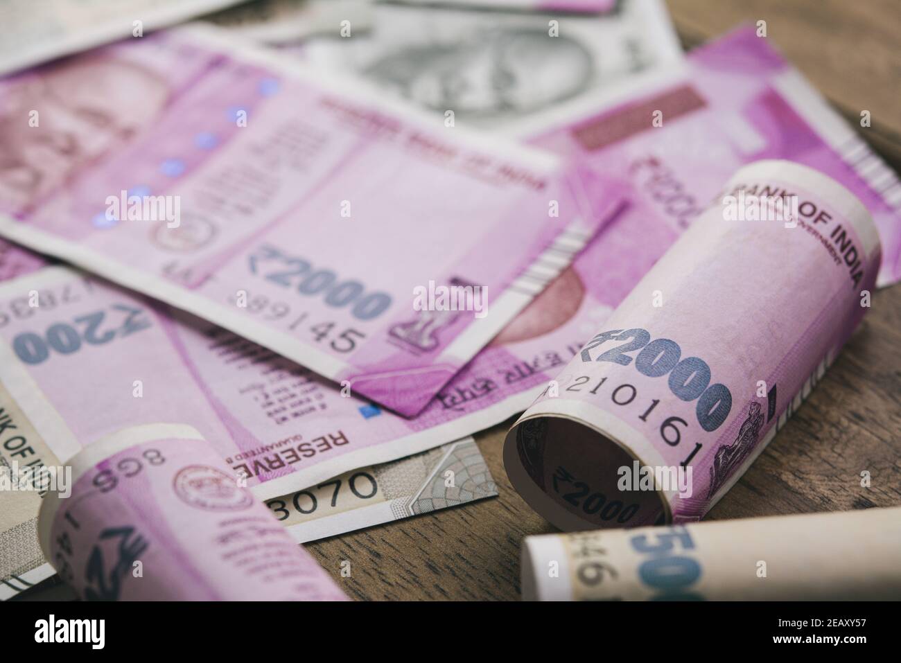 Primo piano di banconote in rupie indiane per il denaro finanziario e concetti di investimento Foto Stock