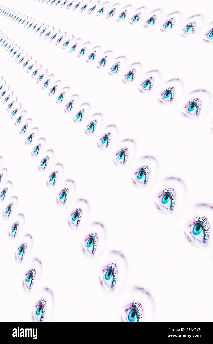 piano con molti occhi blu femmina come un modello Foto Stock