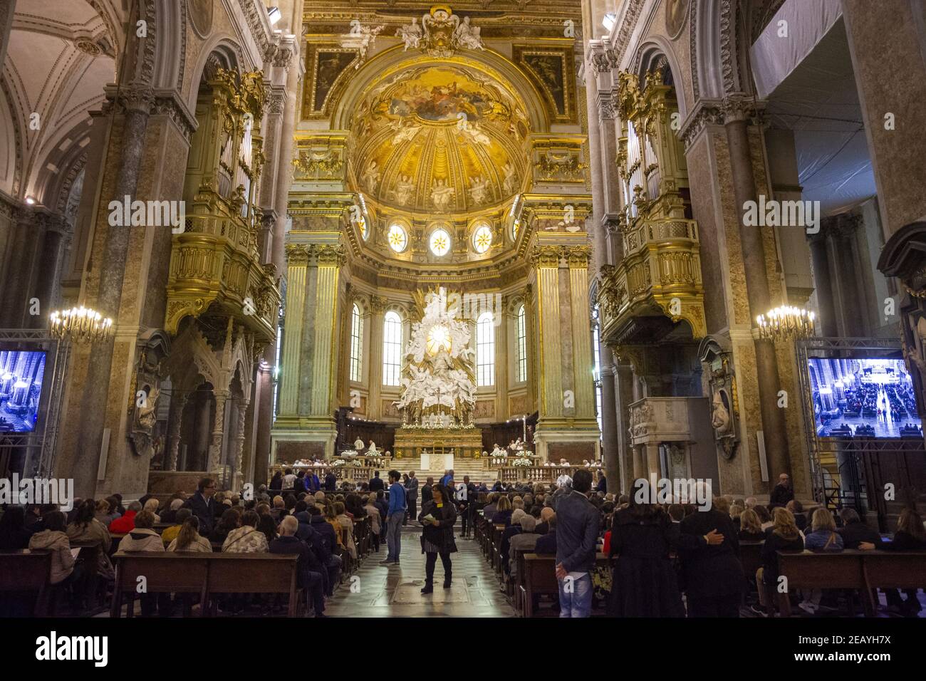 Duomo cattedrale di san gennaro a napoli immagini e fotografie stock ad