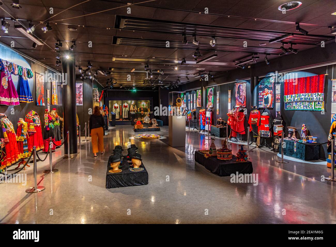 TRONDHEIM, NORVEGIA, 17 APRILE 2019: Interno della sala espositiva all'interno del museo popolare Trondelag a Trondheim, Norvegia Foto Stock