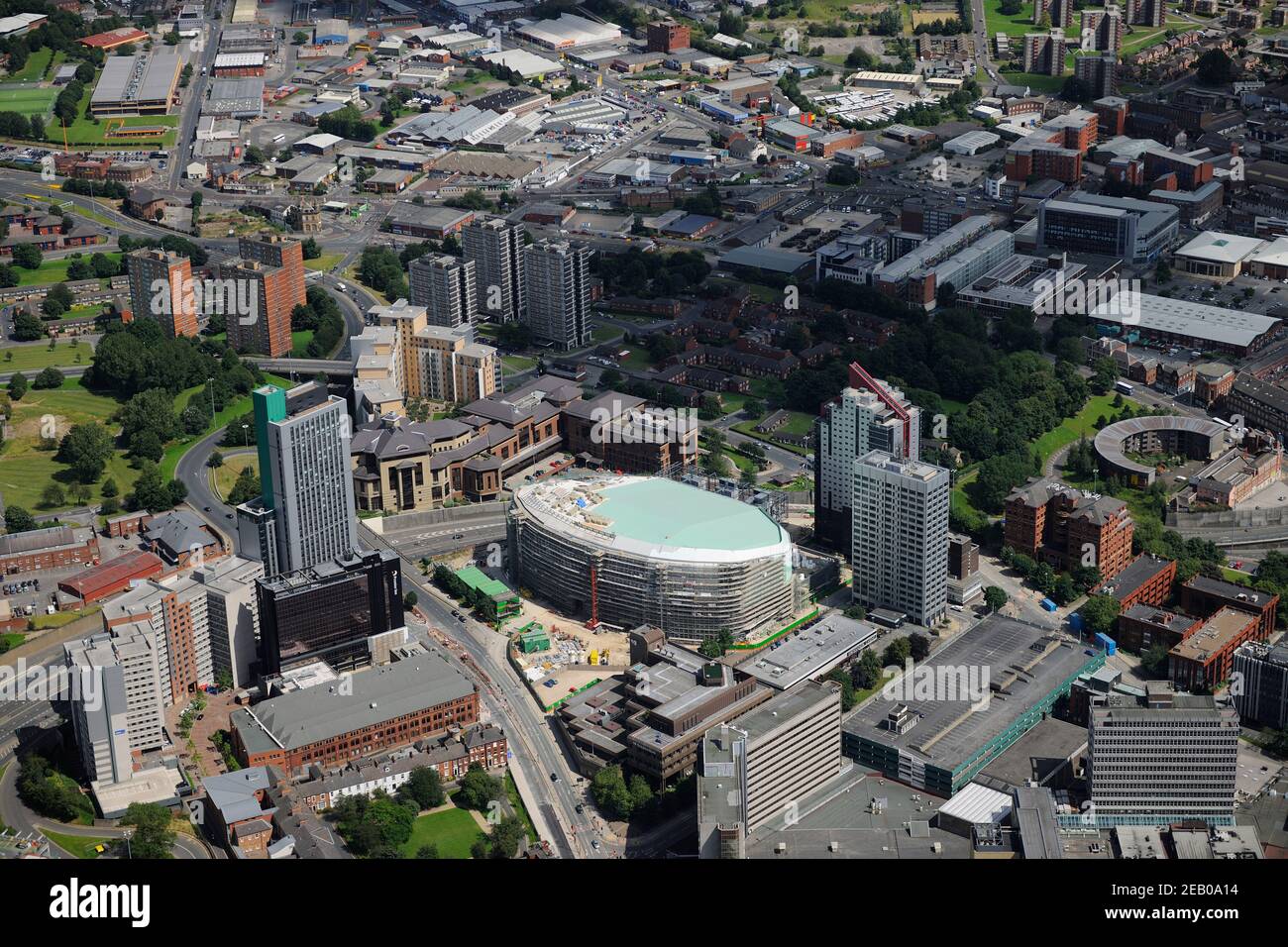 Vista aerea della prima Direct Arena (conosciuta anche come Leeds Arena) in costruzione, Leeds, West Yorkshire Foto Stock