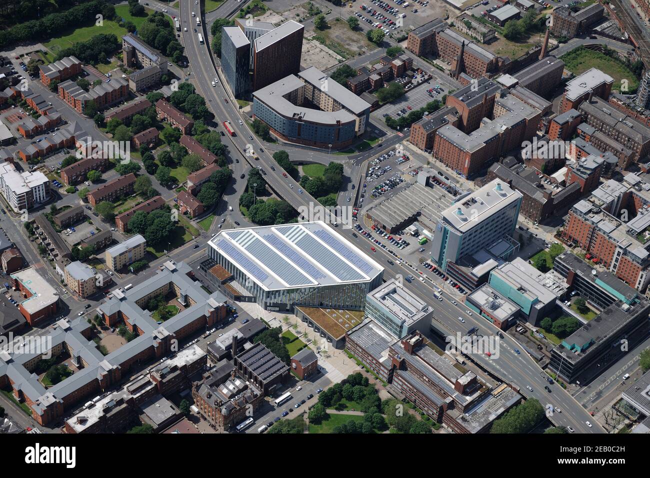 Vista aerea della Manchester Metropolitan University, tra cui la Manchester School of Art e la Manchester Metropolitan University Business School Foto Stock