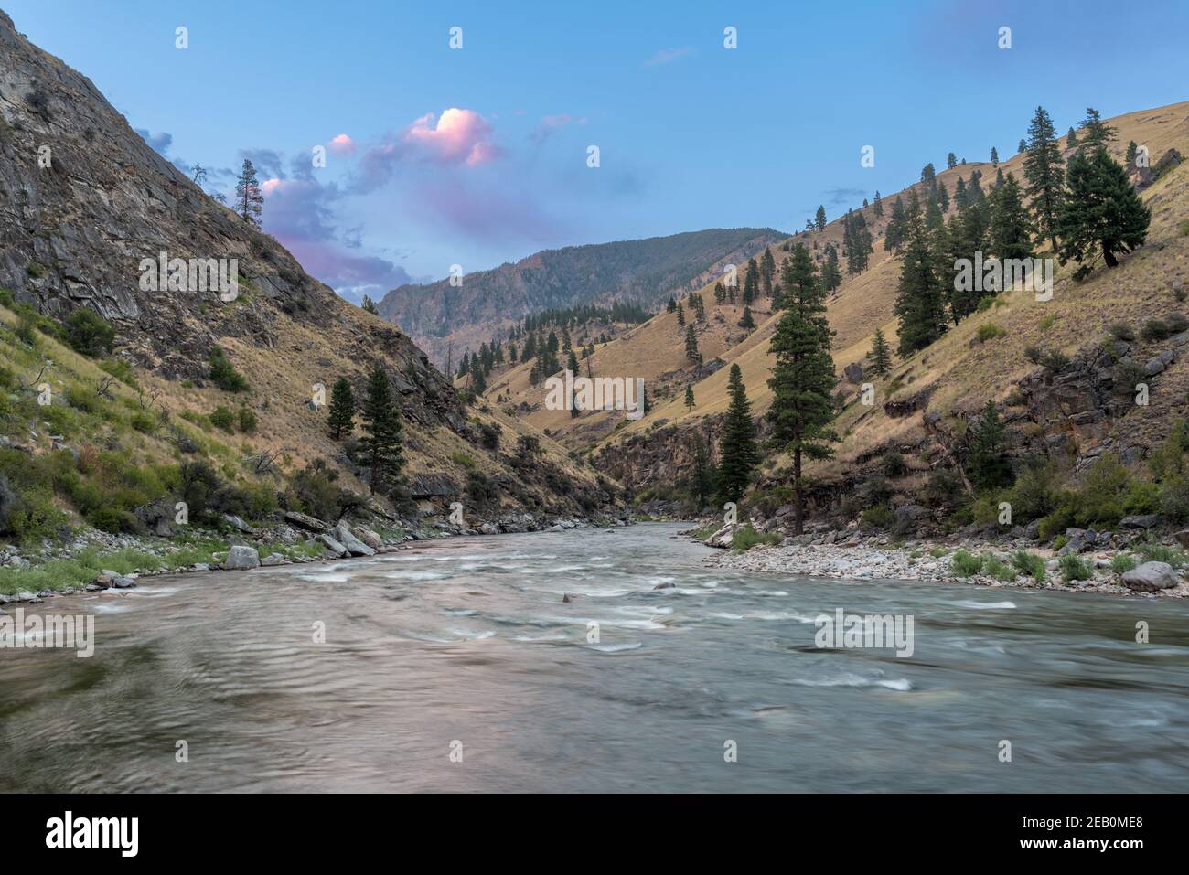 Tramonto, biforcazione centrale del fiume Salmon, Idaho. Foto Stock