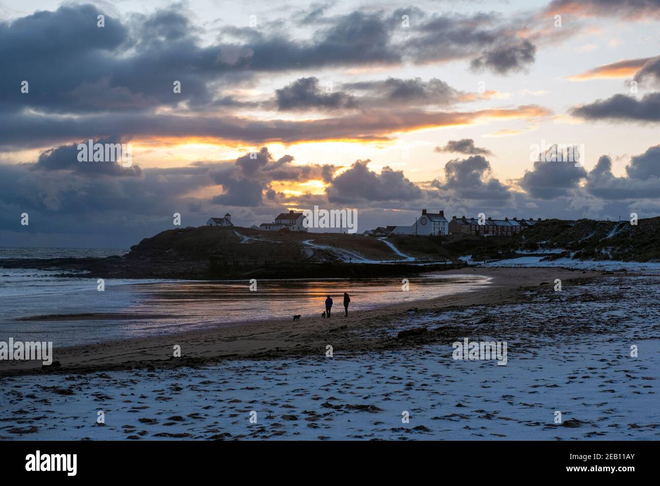 Seaton Sluice Beach in inverno Foto Stock