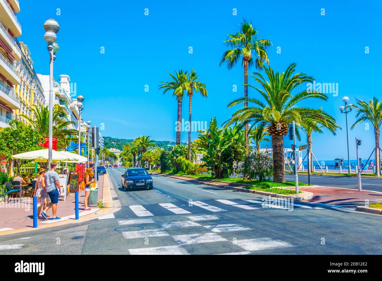 NIZZA, FRANCIA, 11 GIUGNO 2017: Vista della Promenade des anglais a Nizza, Francia Foto Stock