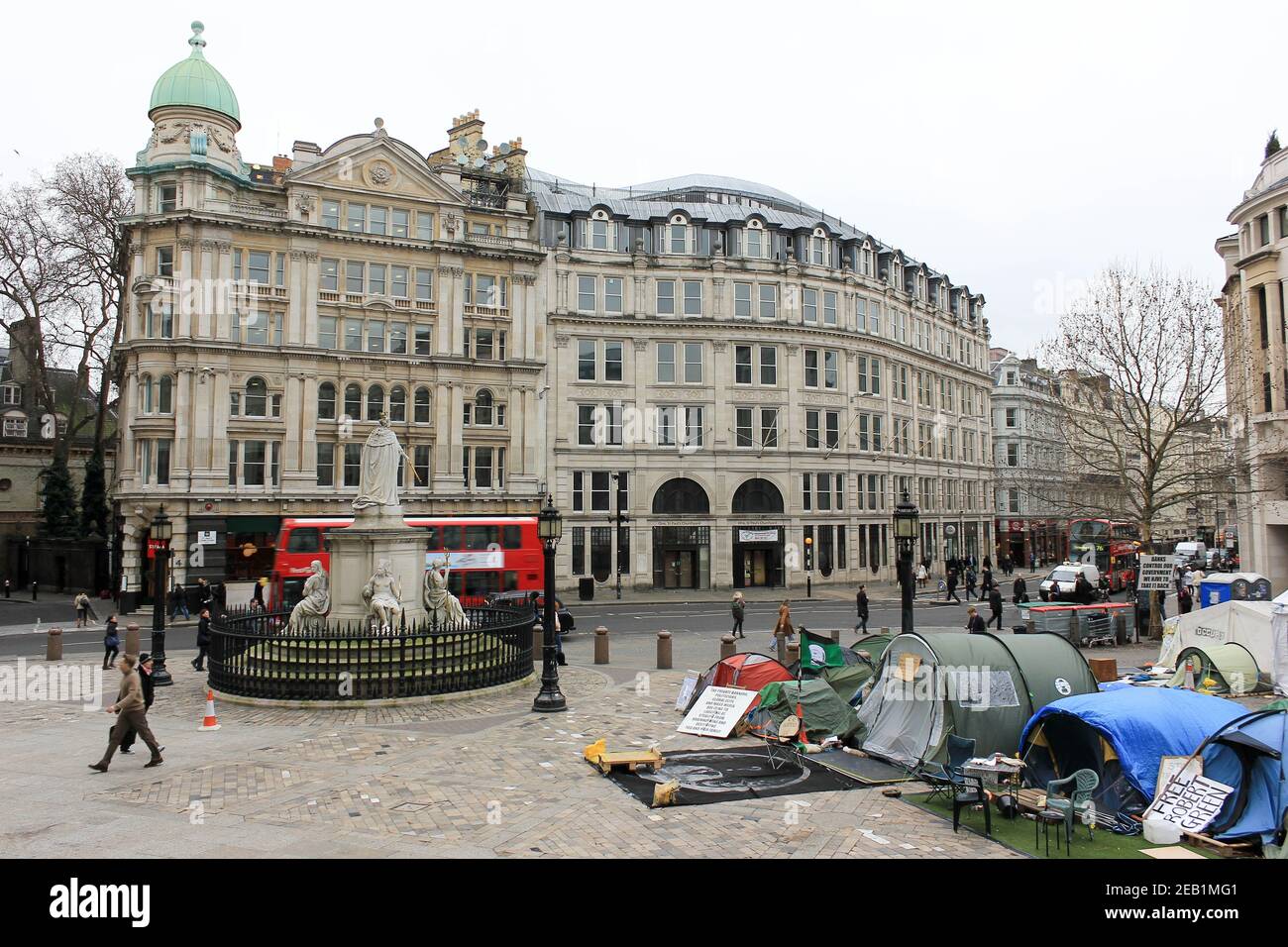 Occupare il campo di movimento di Londra vicino alla cattedrale di st pauls Londra Foto Stock