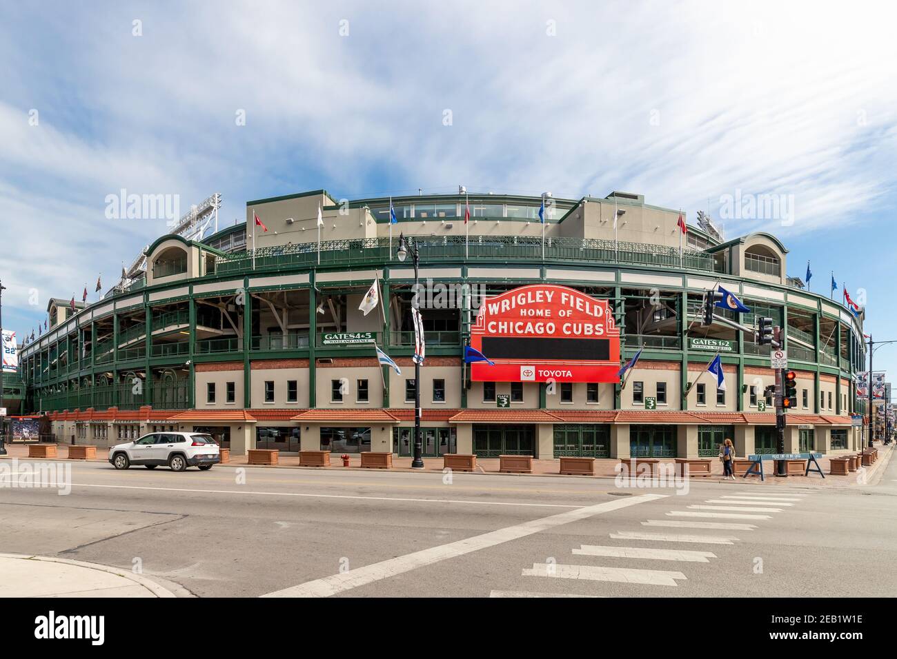 L'esterno del Major League Baseball, lo stadio Wrigley Field di Chicago Cubs nel quartiere di Wrigleyville a Chicago. Foto Stock