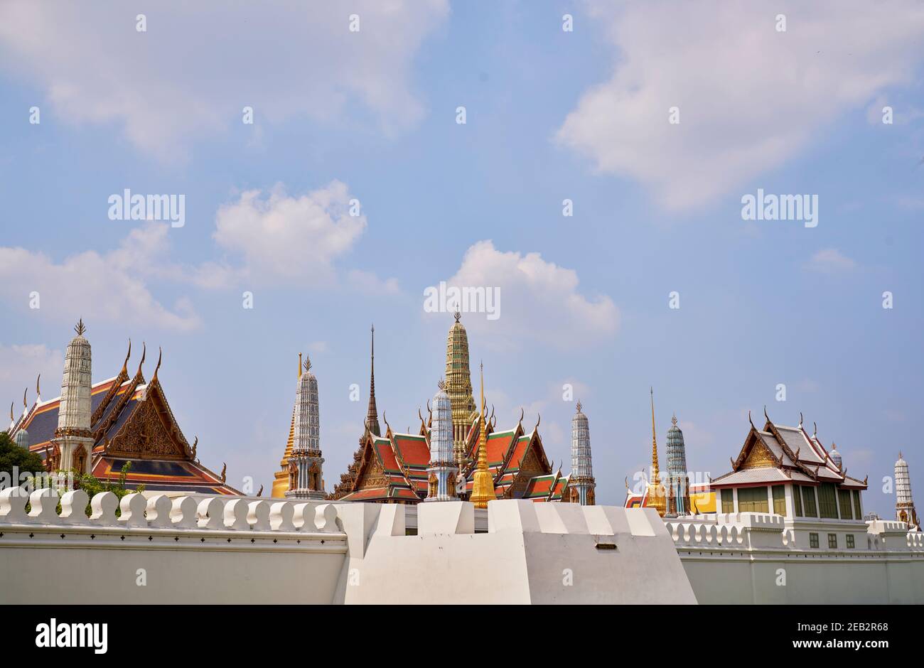 Vista dalla strada del Grand Palace Bangkok Foto Stock