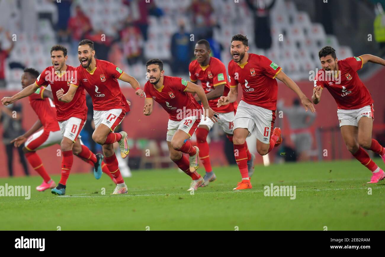 Doha, Qatar. 11 Feb 2021. I giocatori di al Ahly SC festeggiano dopo aver vinto il tiro di rigore della Coppa del mondo FIFA Club 3° posto match tra al Ahly SC dell'Egitto e se Palmeiras del Brasile al Education City Stadium di Doha, Qatar, 11 febbraio 2021. Credit: Nikku/Xinhua/Alamy Live News Foto Stock