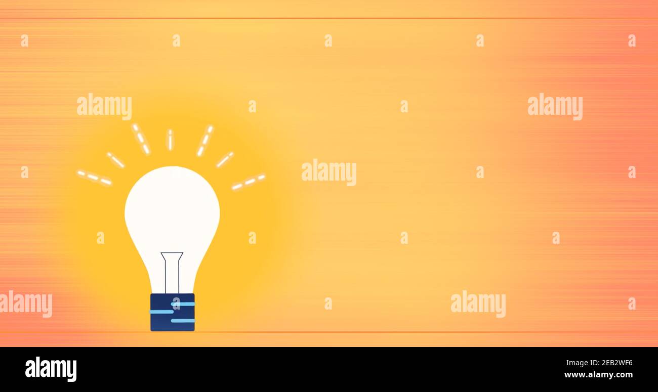 un'immagine concettuale che rappresenta una nuova idea con l'aiuto di una lampadina luminosa sulla parte superiore di un arancione luminoso sfondo e spazio per scrivere qualcosa Foto Stock