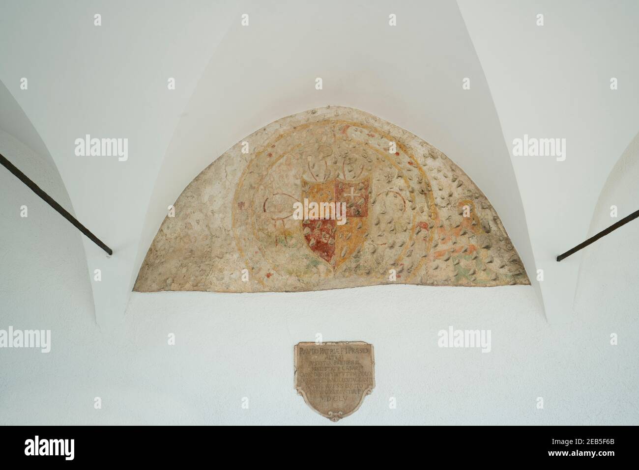 Udine, Italia. 11 febbraio 2020. Le decorazioni sotto la loggia di Lippomano sulla collina del castello Foto Stock