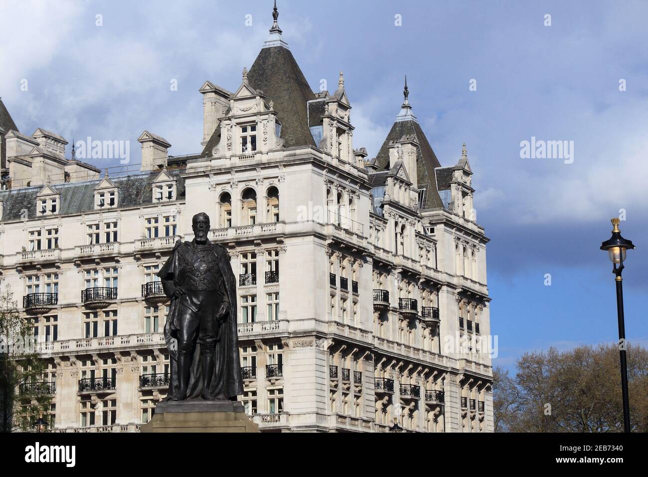 Londra, Regno Unito - architettura lungo Whitehall Street con Old War Office Building. Foto Stock