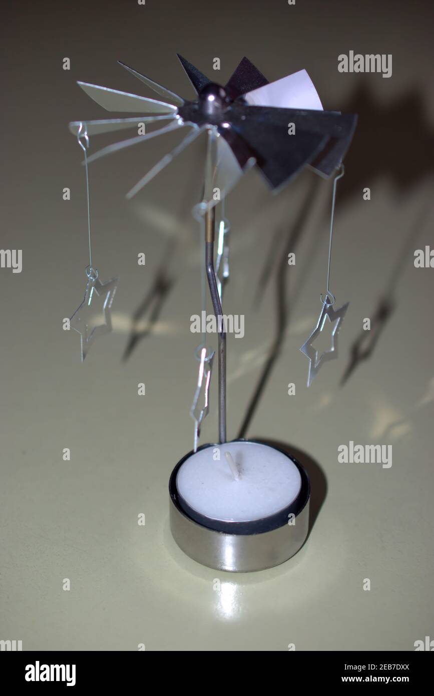 Stelle e una presentazione di candela come decorazione di natale 21.12.2020 Foto Stock