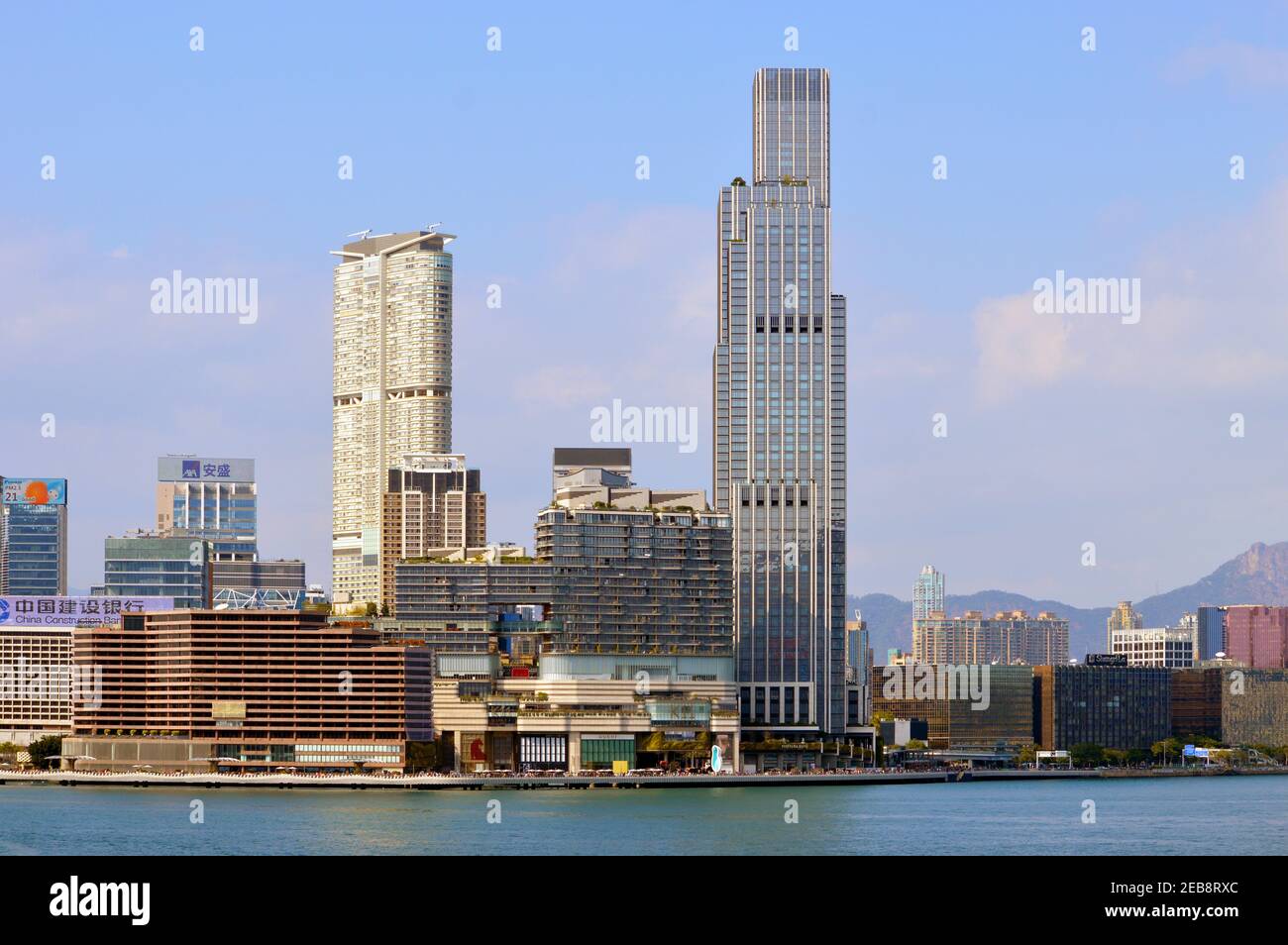 Victoria Dockside (維港文化匯) sviluppo in Tsim Sha Tsui, Kowloon, Hong Kong, tra cui K11 Musea e Rosewood Hong Kong, progettato da Kohn Pedersen Fox Foto Stock