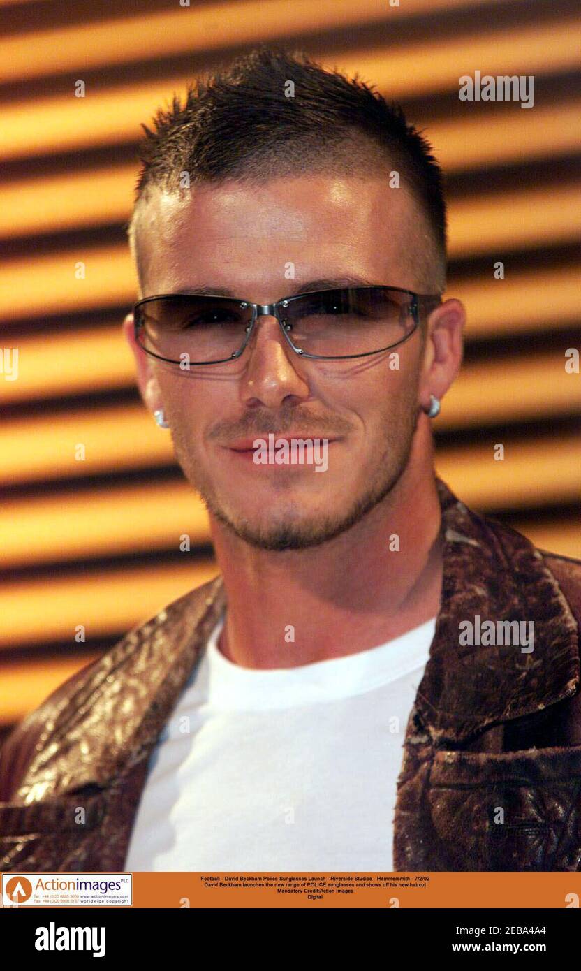 Calcio - lancio degli occhiali da sole della polizia di David Beckham -  Riverside Studios - Hammersmith - 7/2/02 David Beckham lancia la nuova  gamma Di OCCHIALI da sole POLIZIA e mostra