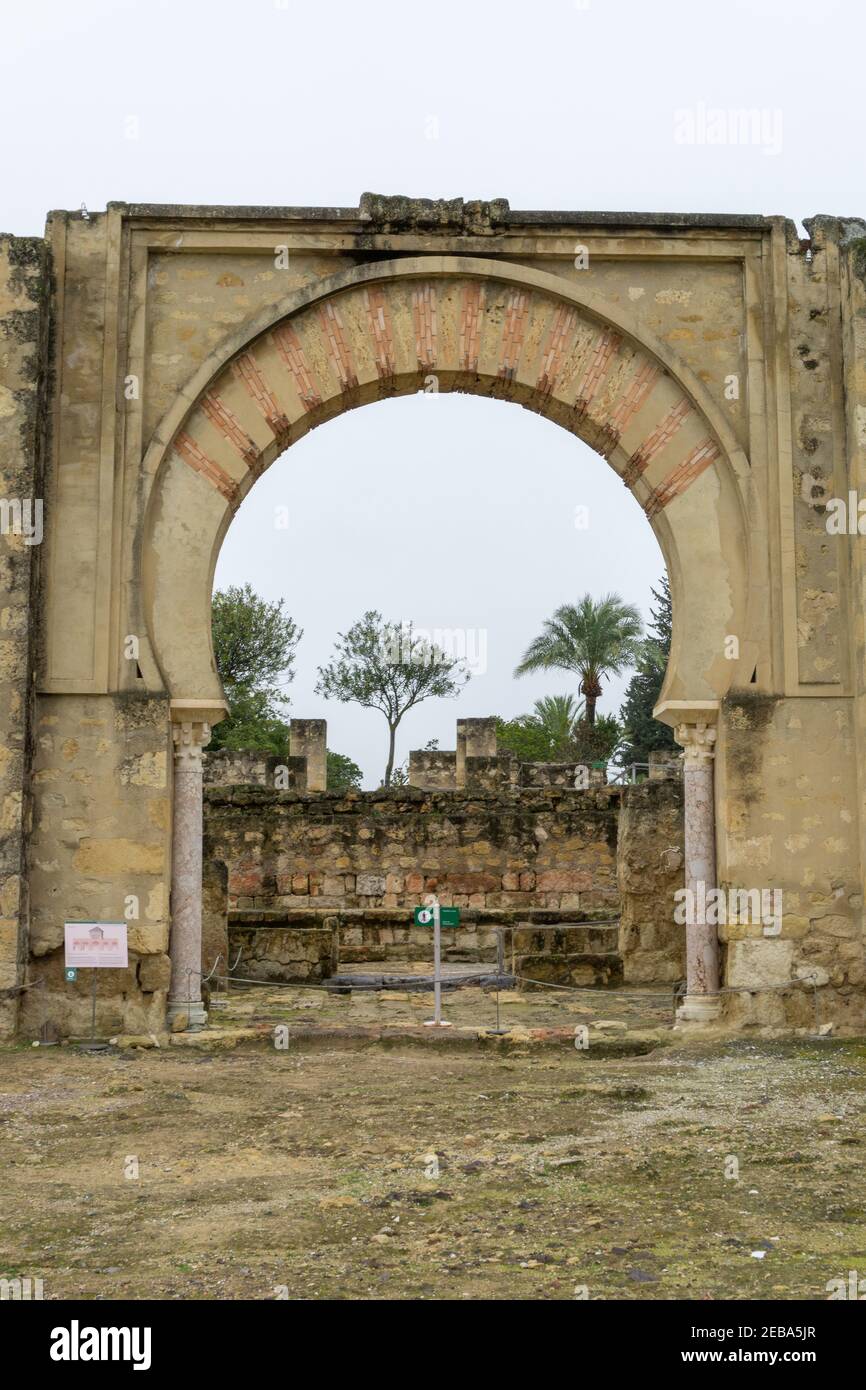 Cordova, Spagna - 31 gennaio 2021: Le rovine della città-palazzo a Medina Zahara a Cordoba Foto Stock