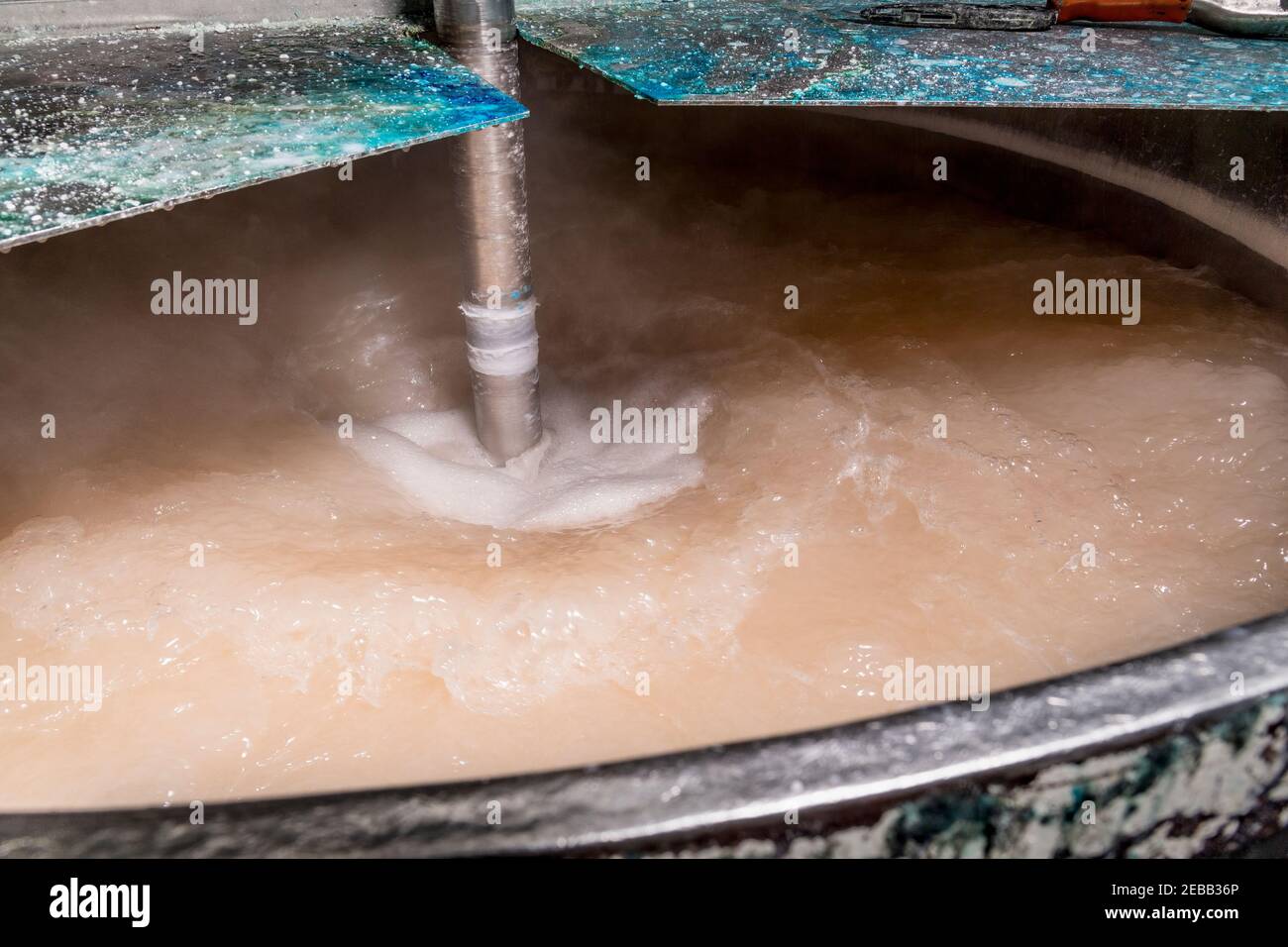 Prodotti chimici agevoli nei particolari dei miscelatori industriali Foto Stock
