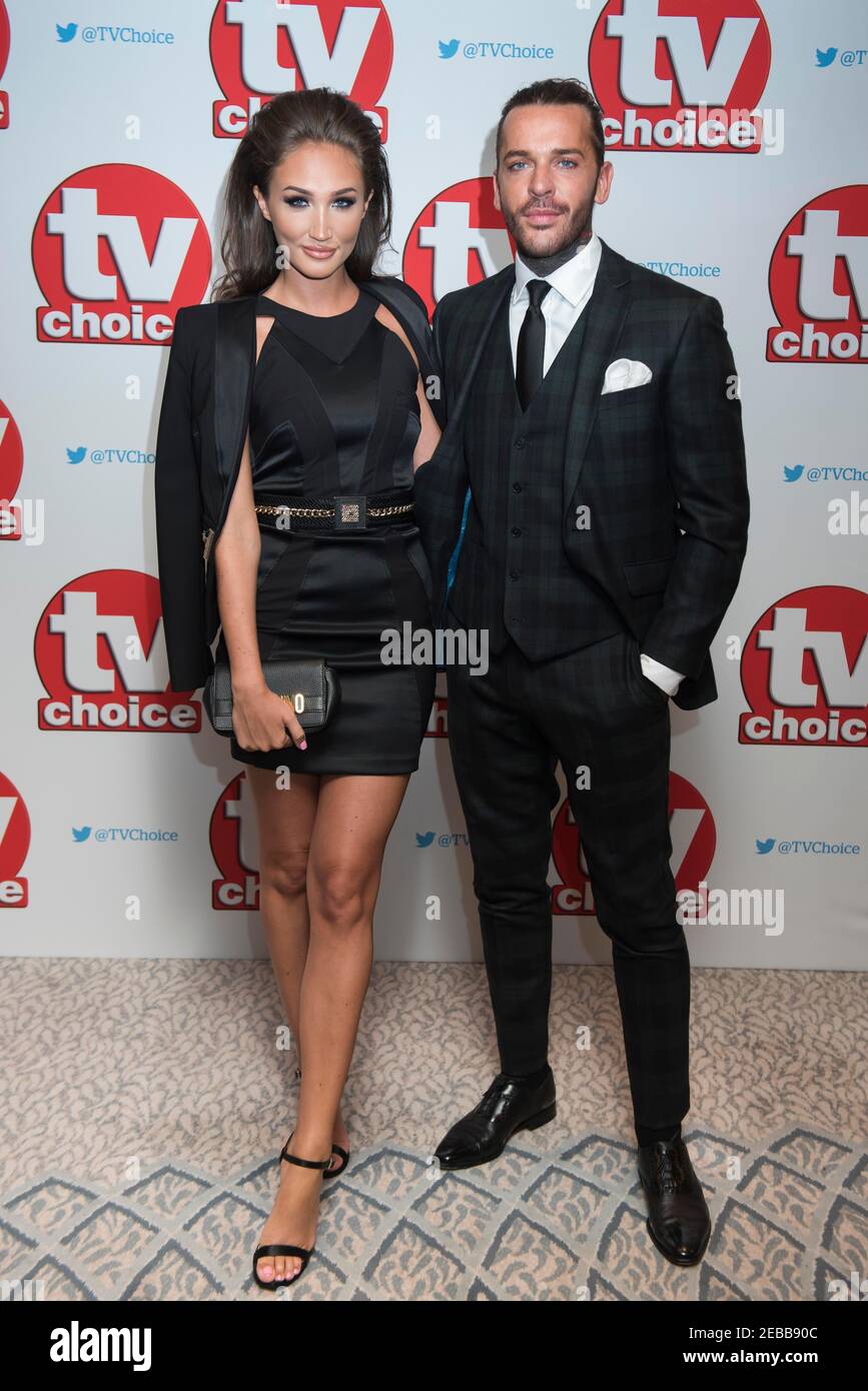 Megan McKenna e Pete Wicks arrivano al TV Choice Awards 2016 al Dorchester Hotel, Londra. Foto Stock