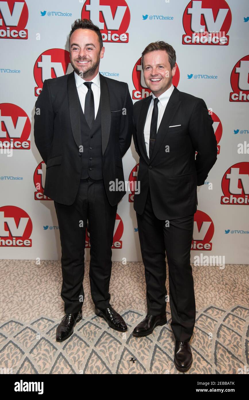 Anthony McPartlin e Declan Donnelly arrivano al TV Choice Awards 2016 al Dorchester Hotel, Londra. Foto Stock