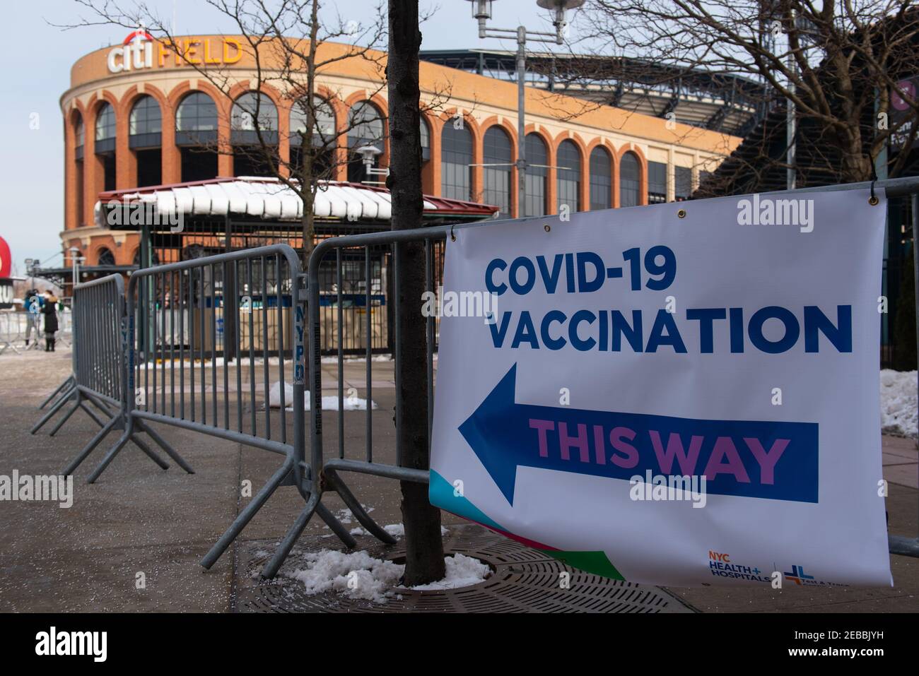 Lo stadio di baseball Citi Field è convertito in un sito di vaccinazione Covid19 per i residenti del Queens e gli addetti ai servizi alimentari, i tassisti e, tra l'altro, la g. Foto Stock