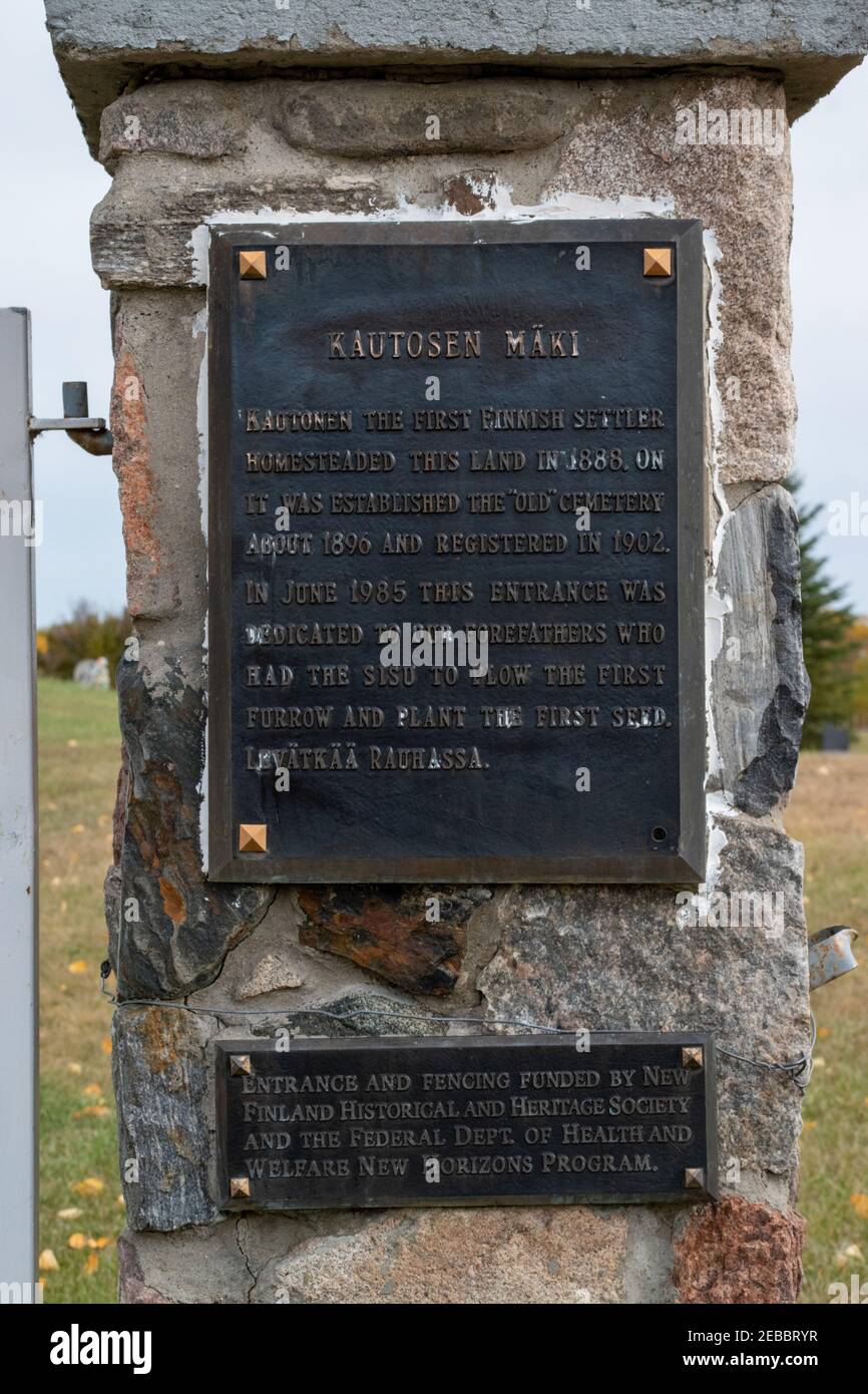 Il vecchio cimitero della Nuova Finlandia fondato nel 1896, insediamento della Nuova Finlandia, a nord di Bianchi, Saskatchewan, Canada. Foto Stock