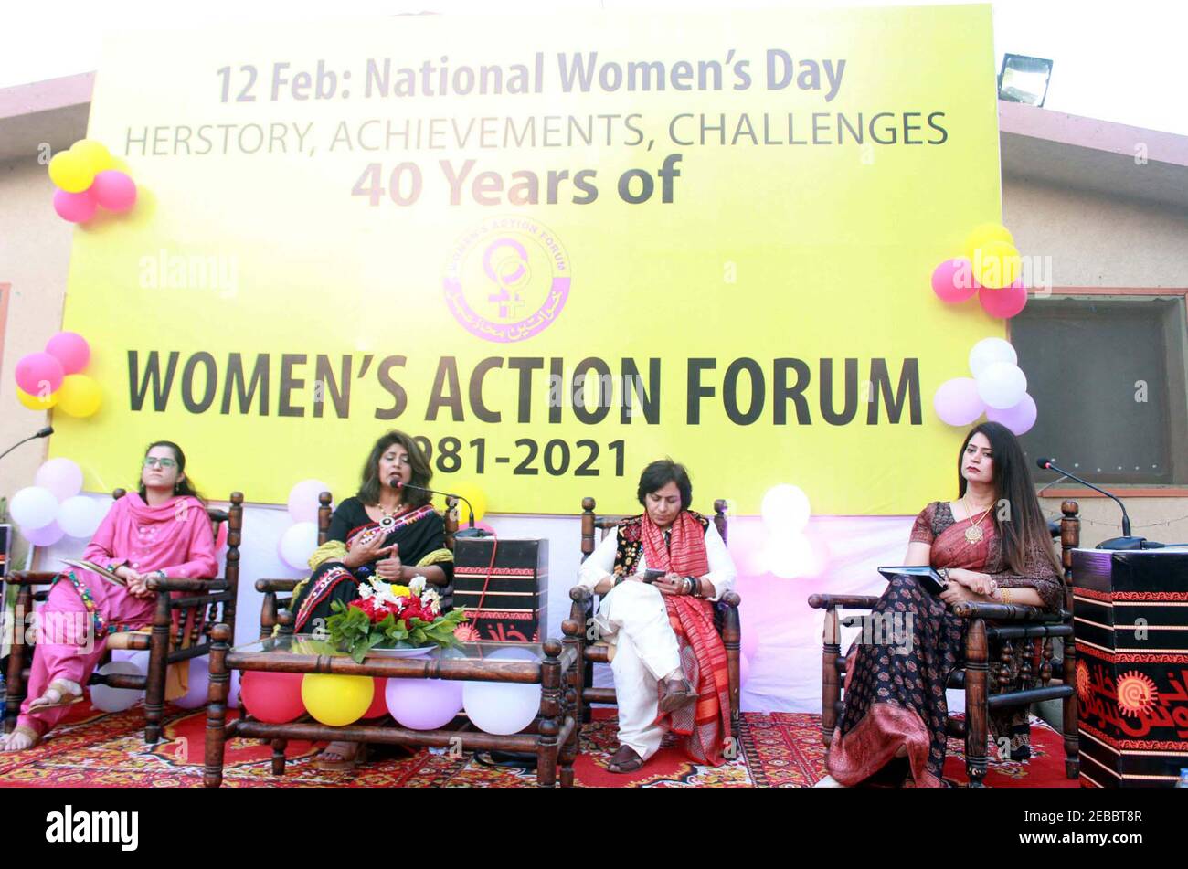 Vista della cerimonia è in corso in occasione della Giornata Nazionale delle Donne organizzata dal Forum d'azione delle Donne, a Hyderabad venerdì 12 febbraio 2021. Foto Stock