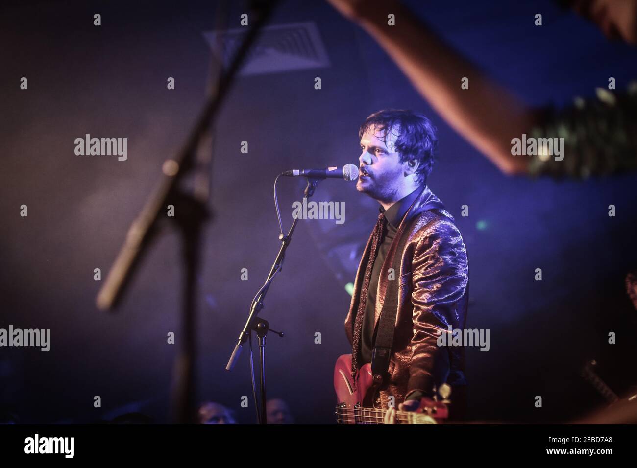 Jamie Reynolds dei Klaxons che si esibisce dal vivo sul palco The Hackney Oslo a Londra Foto Stock