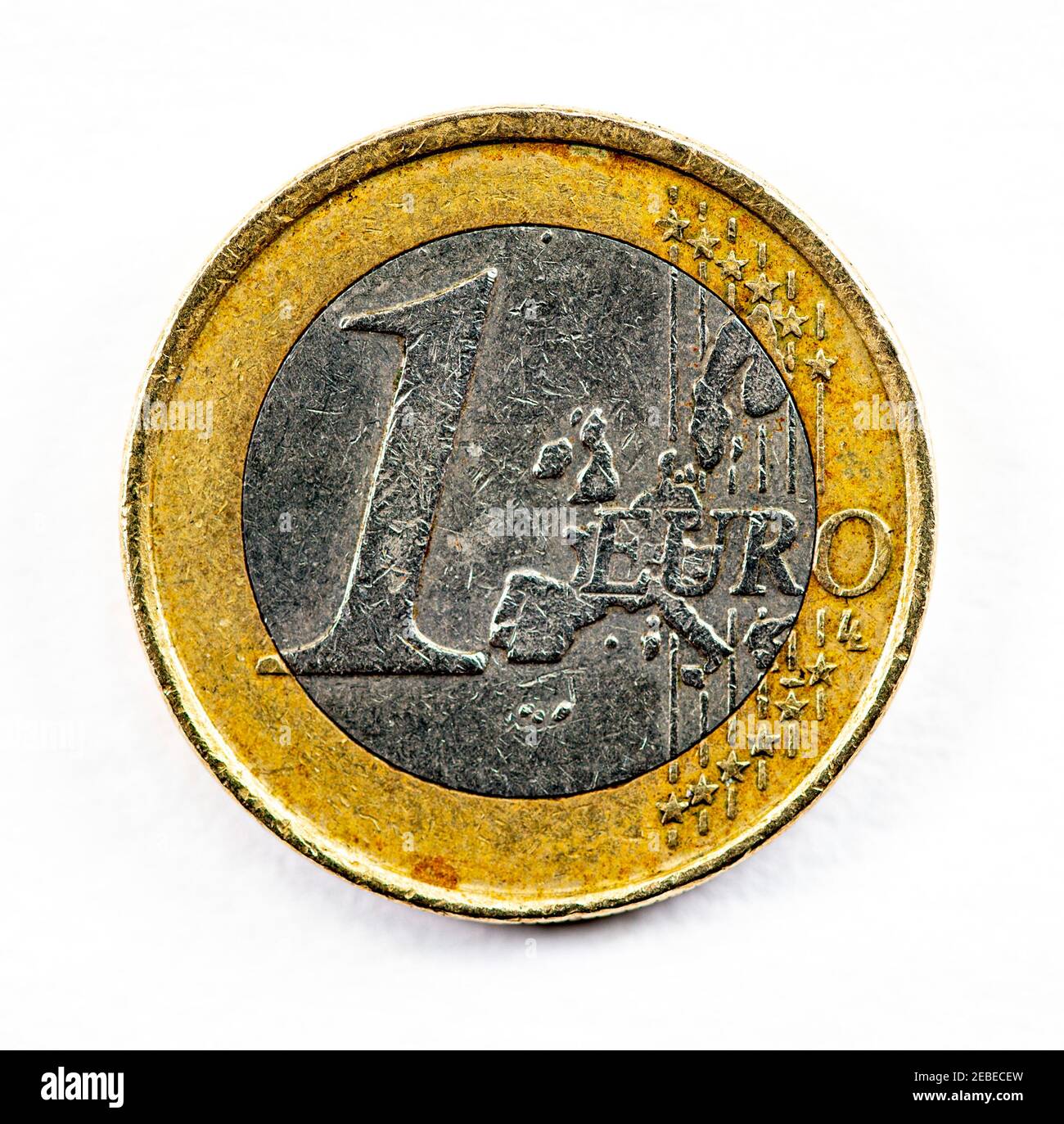 fotografia di una moneta da un euro su sfondo bianco Foto Stock