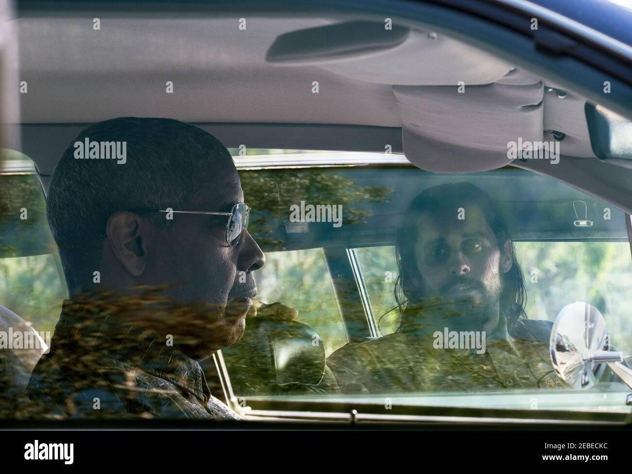 The Little Things (2021) diretto da John Lee Hancock con Denzel Washington e Jared Leto. Un vice sceriffo viene coinvolto in un'indagine su un serial killer. Foto Stock